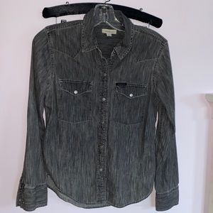 Calvin Klein snap a button down shirt